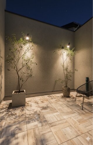 夜のテラスの姿