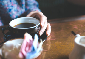 コーヒーやお菓子を食べながらほっと一息cafetime♪
